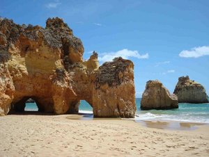 Felsen an der Algarve image-16533